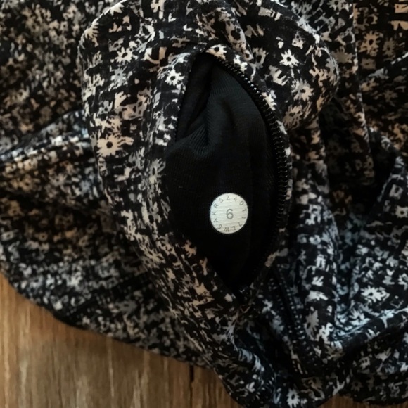 lululemon athletica Black and White Patterned Leggings - Picture 8 of 10